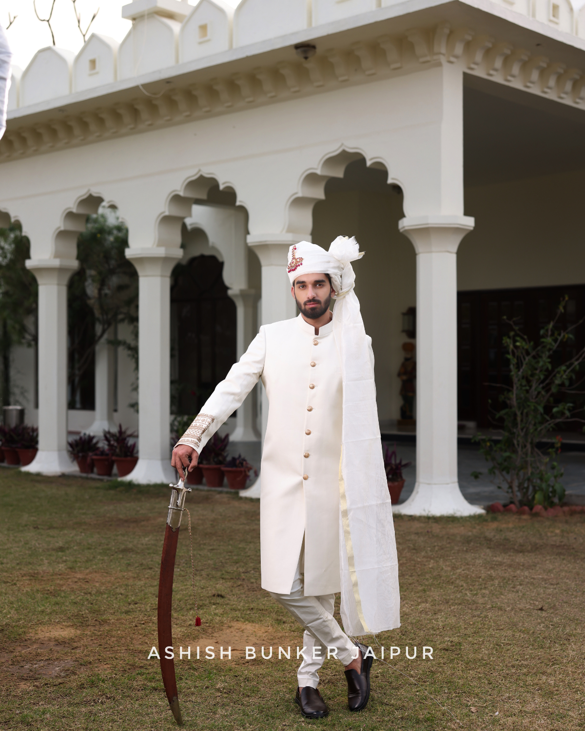 White Achkan (Takht-e-Meward)