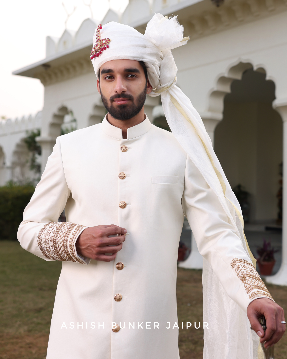 White Achkan (Takht-e-Meward)